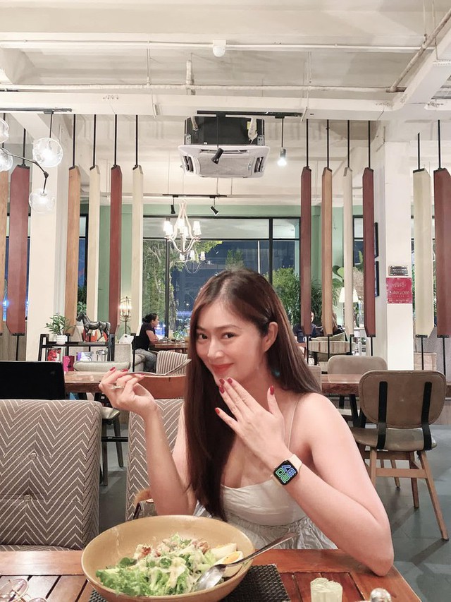 Nữ diễn vi&ecirc;n Vbiz lần đầu khoe ảnh r&otilde; bụng bầu hậu th&ocirc;ng b&aacute;o ở ẩn 2 năm để sinh con - Ảnh 4.