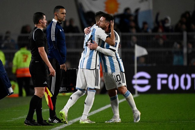 Sau khi tỏa sáng mang về chiến thắng cho tuyển Argentina, Messi có chia sẻ đáng lo về tình hình sức khỏe - Ảnh 2.