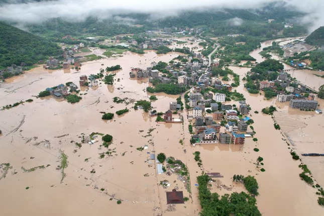 Trung Quốc: Bão Haikui đổ bộ tỉnh Phúc Kiến, cơ sở hạ tầng tê liệt