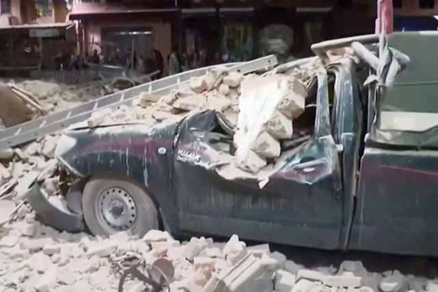 Hiện trường vụ động đất mạnh nhất thế kỷ tại Maroc: Loạt tòa nhà đổ sập trong tích tắc, ít nhất 400 người thương vong - Ảnh 6.