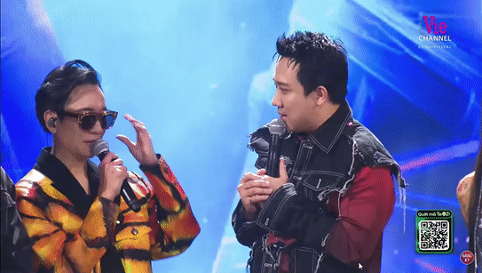 JustaTee và khoảnh khắc bất ổn ở chung kết Rap Việt: Bắn flow không nhanh bằng tốc độ chỉnh kính - Ảnh 3.