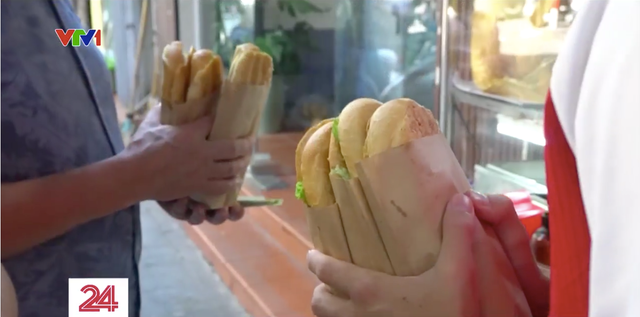 Phở v&agrave; b&aacute;nh m&igrave; v&agrave;o danh s&aacute;ch M&oacute;n ăn nhất định phải thử trong đời - Ảnh 1.