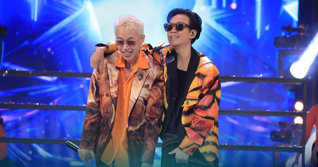 JustaTee đang l&ecirc;n s&oacute;ng trực tiếp Chung kết Rap Việt nhưng vẫn chăm chỉ... đăng status - Ảnh 1.