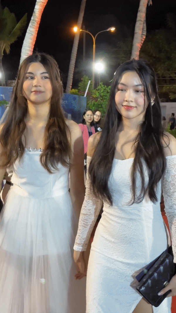 Cam thường soi r&otilde; nhan sắc Lọ Lem - Hạt Dẻ, c&oacute; thật b&ecirc;n ngo&agrave;i c&ograve;n đẹp hơn tr&ecirc;n mạng? - Ảnh 2.