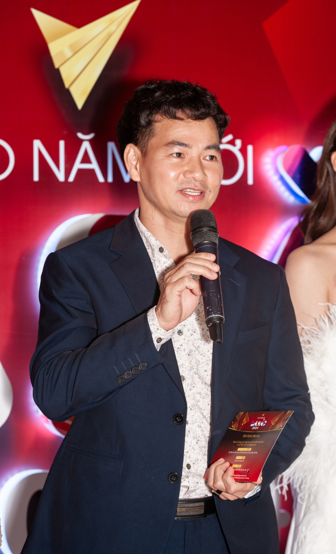 Thảm đỏ VTV Awards 2023: Khả Ngân - Thanh Sơn tình tứ, Thụy Vân - Thùy Tiên khoe sắc giữa dàn mỹ nhân - Ảnh 11.