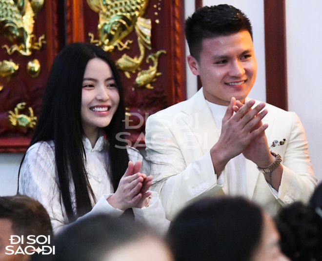 So nhan sắc Chu Thanh Huyền khi làm cô dâu với lúc đời thường tất bật: Vẫn xinh, mái tóc quyết định đến 90% thần thái? - Ảnh 5.