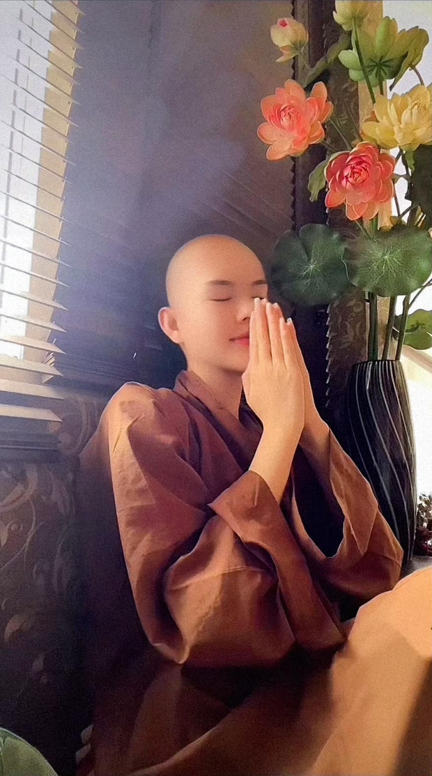 Sau 2 năm chia tay, Ngọc Trinh công khai tình tứ bên bạn trai ngay trước thềm năm mới - Ảnh 7.