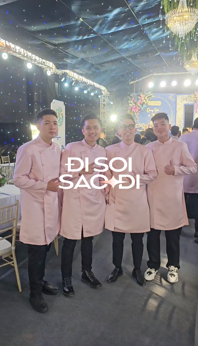 Quang Hải bảnh bao ngồi xe 10 tỷ sang nhà Chu Thanh Huyền, dàn bê tráp đằng trai nhiều gương mặt nổi tiếng - Ảnh 4.