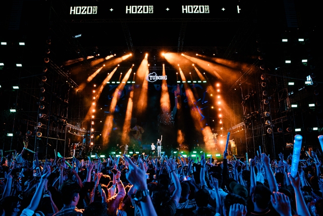 Live concert sống lại: Nghệ sĩ d&aacute;m chơi lớn, kh&aacute;n giả d&aacute;m chịu chi - Ảnh 9.