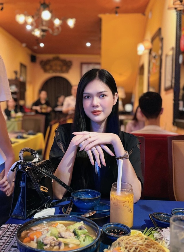 Sau 2 năm chia tay, Ngọc Trinh công khai tình tứ bên bạn trai ngay trước thềm năm mới - Ảnh 5.