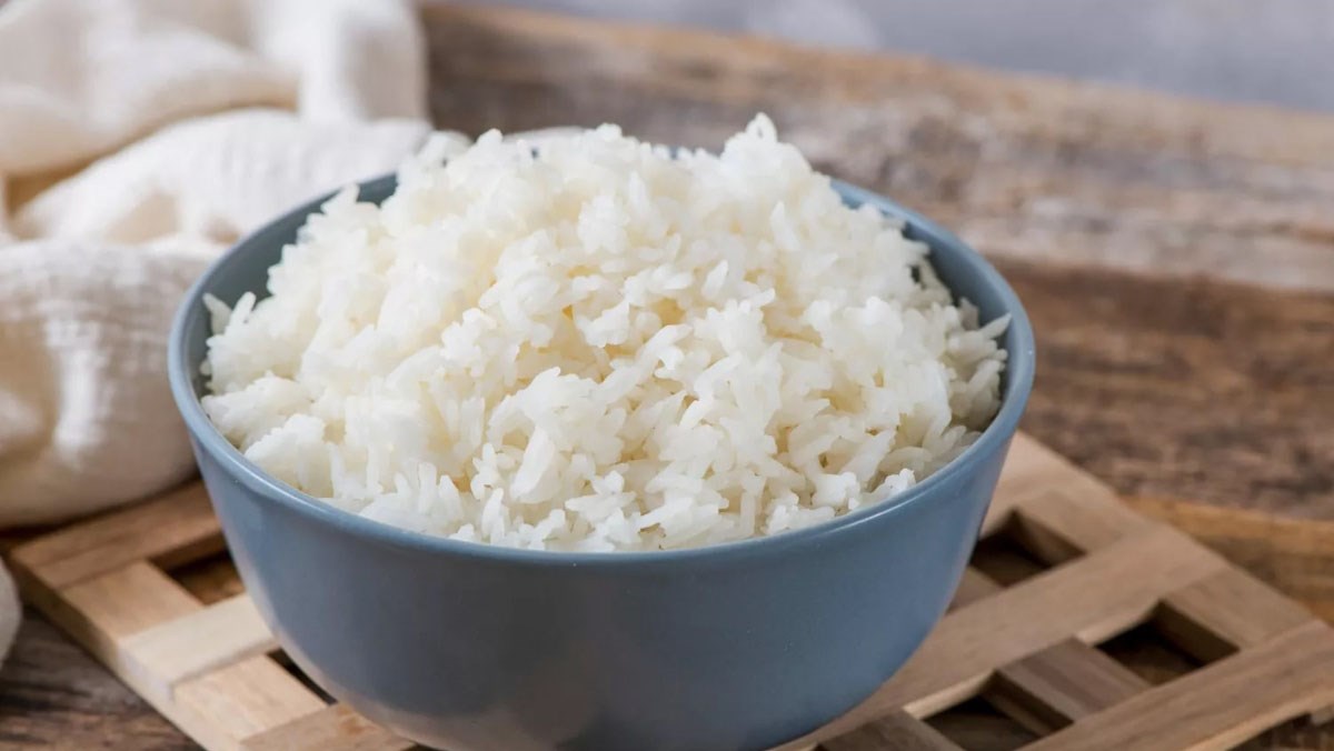 Hâm nóng cơm có thể gây ung thư không? 3 thực phẩm hâm nóng nhiều lần có thể hại gan, thận, phá hủy dạ dày - Ảnh 1.