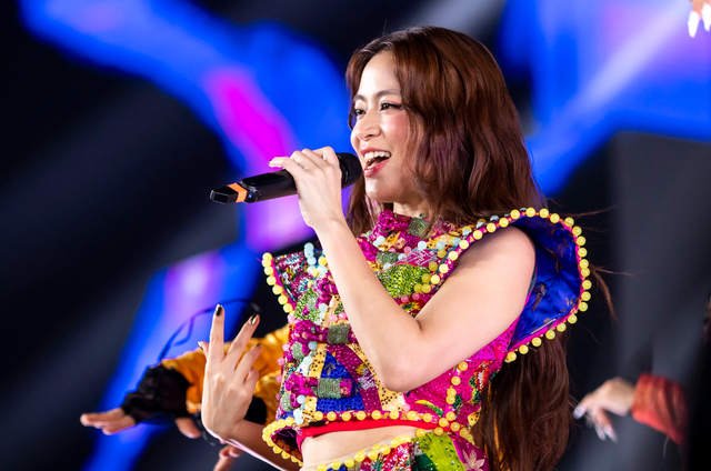 Live concert sống lại: Nghệ sĩ d&aacute;m chơi lớn, kh&aacute;n giả d&aacute;m chịu chi - Ảnh 5.