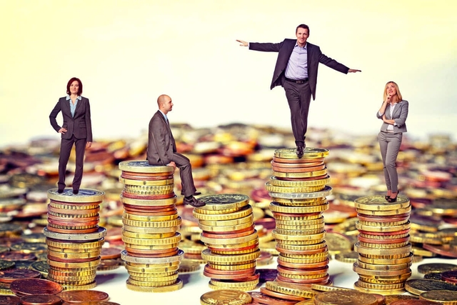 Người kh&ocirc;n ngoan: Khi người ta chạy theo tr&agrave;o lưu b&aacute;n v&agrave;ng, bạn nhất định phải đi b&aacute;n xẻng! - Ảnh 2.