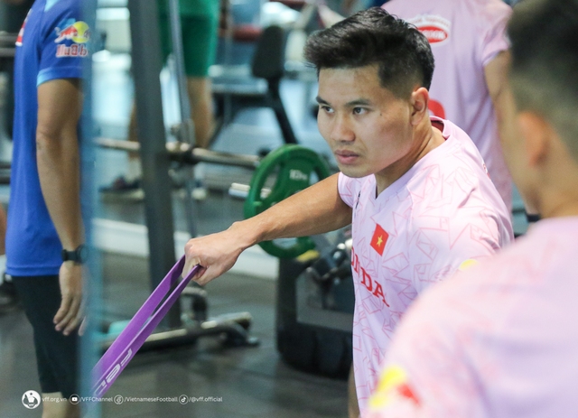 Profile 26 cầu thủ ĐT Việt Nam tham dự Asian Cup: Cầu thủ cao 1m92 l&agrave; ai? - Ảnh 17.