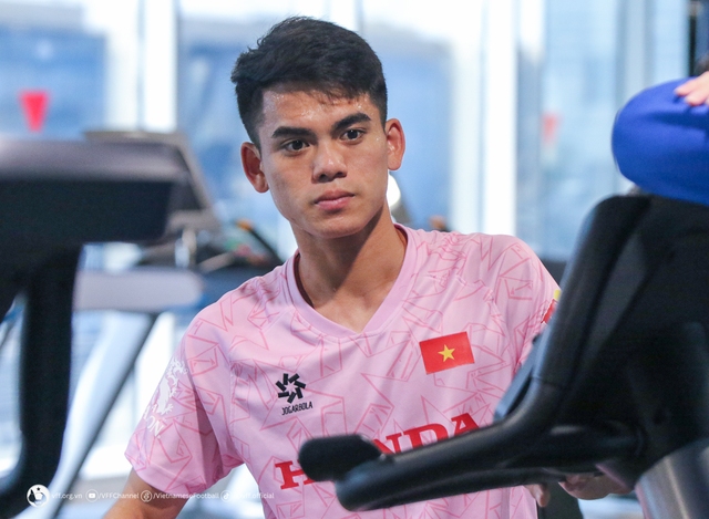 Profile 26 cầu thủ ĐT Việt Nam tham dự Asian Cup: Cầu thủ cao 1m92 l&agrave; ai? - Ảnh 14.