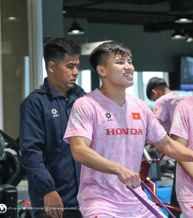 Profile 26 cầu thủ ĐT Việt Nam tham dự Asian Cup: Cầu thủ cao 1m92 l&agrave; ai? - Ảnh 8.