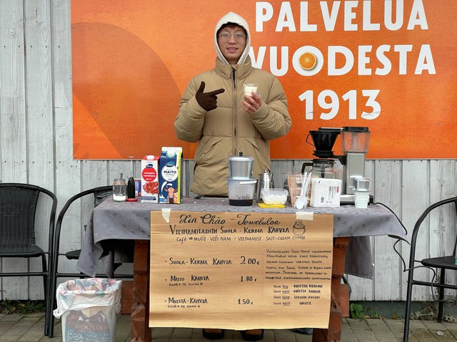 Cà phê muối Việt Nam xuất hiện ở Phần Lan: Ngày cao điểm kiếm tiền triệu, bất ngờ danh tính chủ quán - Ảnh 2.