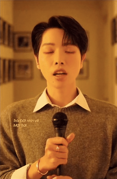 AMEE cứ cover l&agrave; tạo trend: Mặt trới của Kai Đinh g&acirc;y sốt, d&acirc;n t&igrave;nh tấm tắc h&aacute;t từ đầu l&agrave; viral rồi! - Ảnh 3.