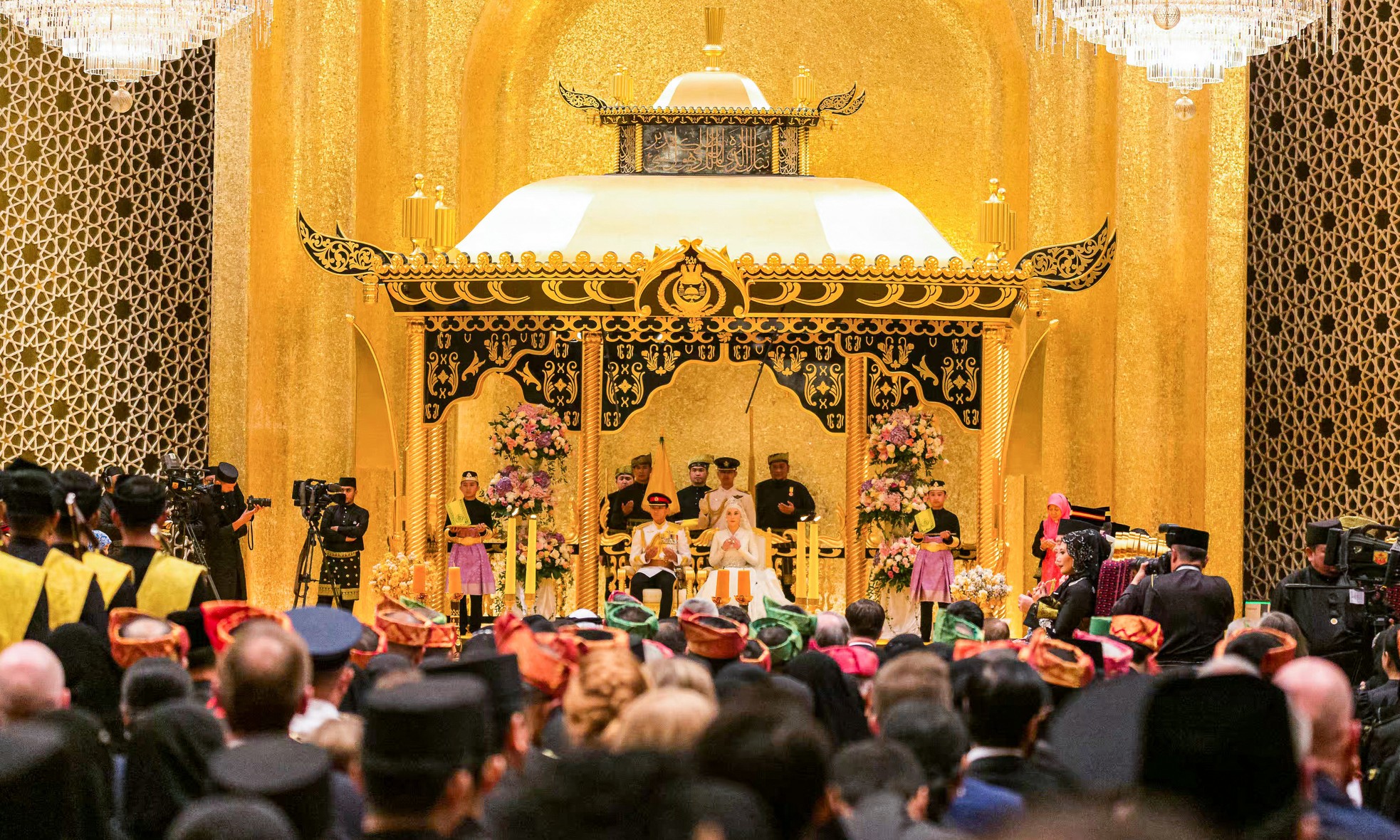 Đám cưới 10 ngày của Hoàng tử Brunei có gì?