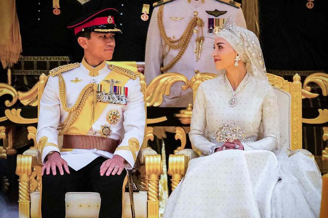 Chuyện tình cổ tích của Hoàng tử Brunei và vợ: Biết nhau từ thơ ấu, mây tầng nào gặp gió tầng đó - Ảnh 1.