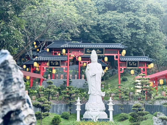 Phát hiện ngôi chùa có cây cổ thụ trăm tuổi, cách Hà Nội chỉ hơn 1 giờ lái xe, phù hợp đi lễ dịp đầu năm - Ảnh 4.