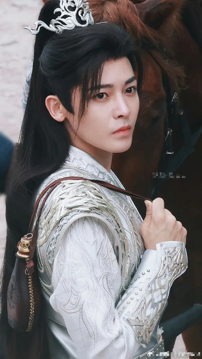 Nam thần h&uacute;t 27 triệu view nhờ m&agrave;n cởi mặt nạ đẹp như ti&ecirc;n tử, tạo h&igrave;nh tinh hoa hội tụ khiến fan m&ecirc; mẩn - Ảnh 1.