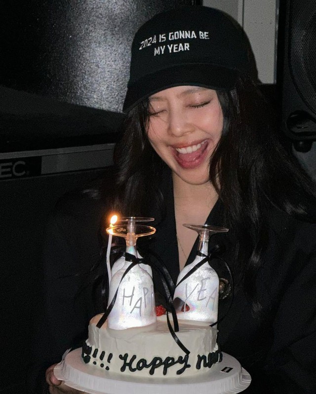 HOT: Jennie (BLACKPINK) hẹn hò bạn trai mới chỉ sau 1 tháng chia tay V
