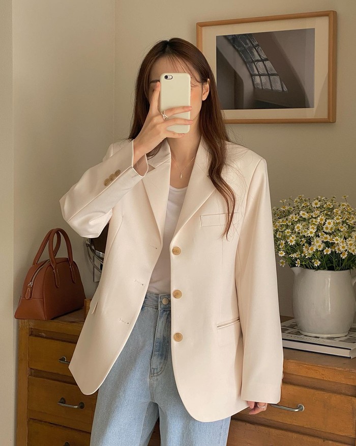 Tham khảo 10 cách diện áo blazer sáng màu để trẻ hóa phong cách - Ảnh 6.