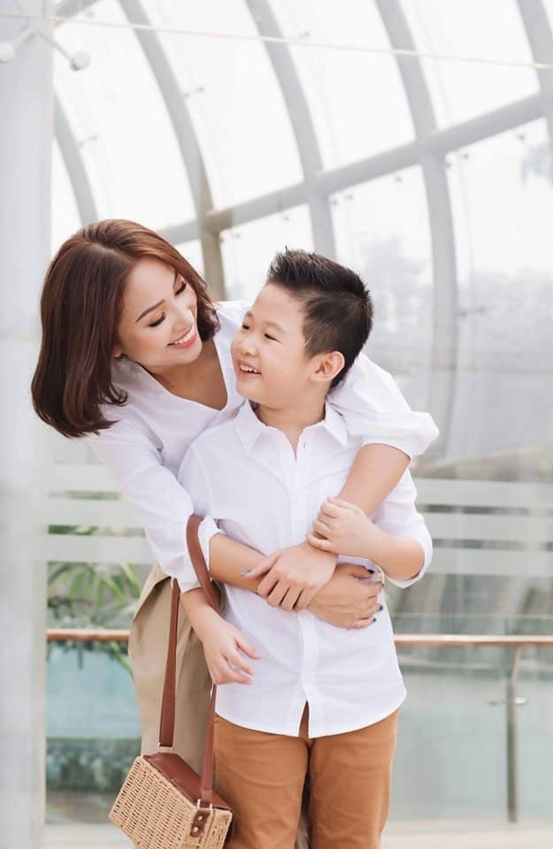 Thanh V&acirc;n Hugo tiết lộ c&aacute;ch con ri&ecirc;ng của chồng gọi m&igrave;nh sau cưới: Nghe bất ngờ nhưng lời giải th&iacute;ch cho thấy c&aacute;ch dạy con kh&eacute;o - Ảnh 3.
