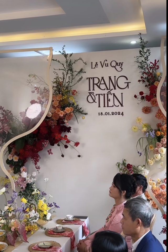 Lễ vu quy Cao Thi&ecirc;n Trang: Ch&uacute; rể lần đầu lộ diện, Hoa hậu Xu&acirc;n Hạnh v&agrave; d&agrave;n mỹ nh&acirc;n Vbiz b&ecirc; tr&aacute;p - Ảnh 7.