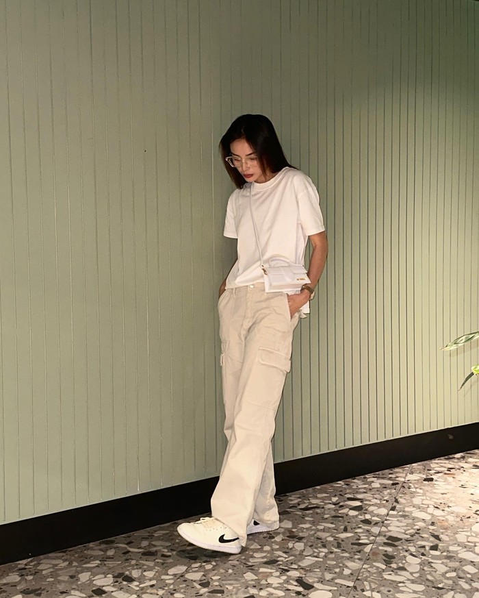 View - Mặc áo trắng trẻ trung và thanh lịch như mỹ nhân Việt