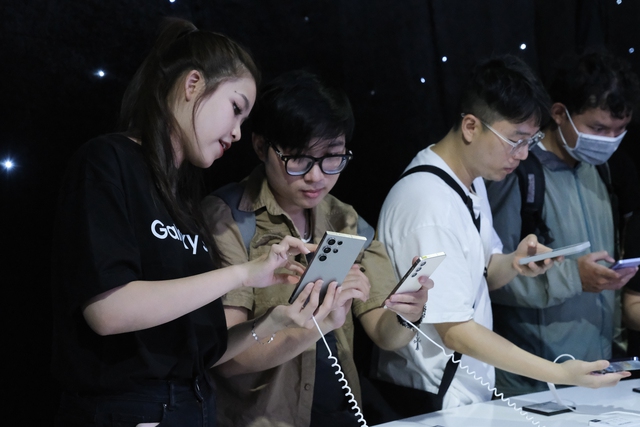 Giới trẻ hào hứng trải nghiệm Galaxy S24 Series tại Việt Nam, nhiều người sẵn sàng “móc ví mua máy mới - Ảnh 8.