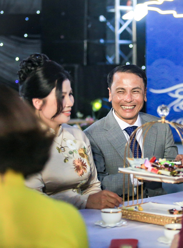 Bố mẹ Quang Hải cười tít mắt hãnh diện khi con dâu Chu Thanh Huyền nói một điều trước mặt họ hàng - Ảnh 9.