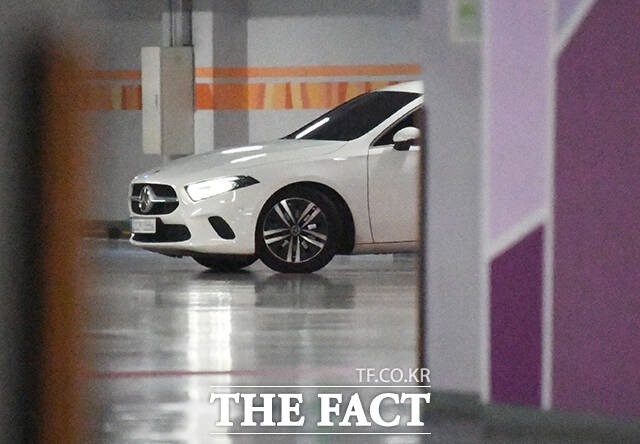 Cặp đ&ocirc;i đầu năm lộ diện: Nữ thần Kpop gen 3 hẹn h&ograve; thần đồng b&oacute;ng đ&aacute; xứ H&agrave;n! - Ảnh 3.