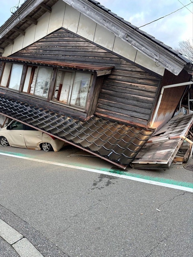 Động đất ở Nhật Bản đầu năm mới: Hiểm họa vẫn rình rập - Ảnh 1.