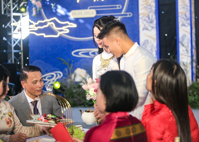 Bố mẹ Quang Hải cười tít mắt hãnh diện khi con dâu Chu Thanh Huyền nói một điều trước mặt họ hàng - Ảnh 6.