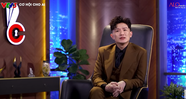 Ứng vi&ecirc;n tốt nghiệp thủ khoa nhưng muốn l&agrave;m tr&aacute;i ng&agrave;nh khiến Sếp Hữu Tiến ra deal lớn: T&agrave;i trợ học ph&iacute; cho em trai, rủ cả c&ocirc;ng ty về H&agrave; Tĩnh l&agrave;m từ thiện - Ảnh 3.