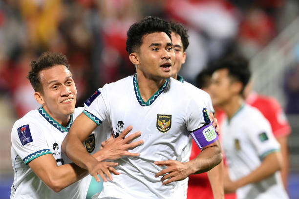Tuấn Anh ghé tai mách nước cho Nguyễn Filip, nhưng vẫn phải ngậm ngùi nhìn đối thủ có bàn thắng nhờ penalty - Ảnh 7.