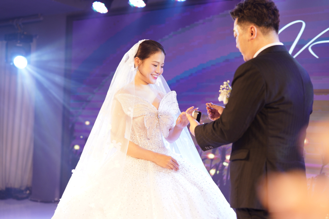 Đám cưới ca sĩ Yanbi tại Hà Nội: Khắc Việt - Hoàng Tôn cùng dàn sao tham dự, nhan sắc bà xã diễn viên gây chú ý - Ảnh 11.