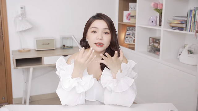 Trinh Phạm khoe món skincare ruột được cô tin dùng gần 10 năm: Chân ái đến nỗi không dám nhận quảng cáo cho brand khác - Ảnh 1.