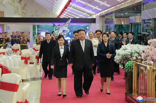 Ngoại hình của con gái Kim Jong-un thu hút sự chú ý
