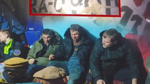 4 người sống sót trong vụ rơi máy bay ở Nga - Ảnh 2.