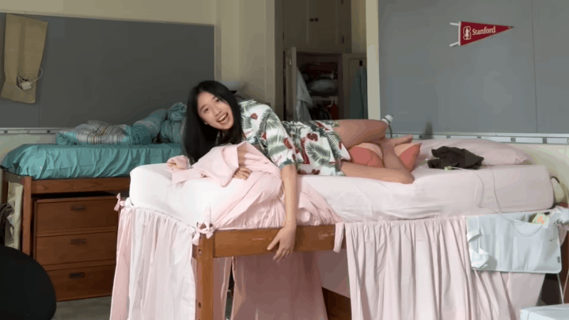 Jenny Huỳnh dành 8 tuần để decor phòng KTX Đại học Stanford: Thành quả quá là sến, chiếc giường có công dụng lạ - Ảnh 3.