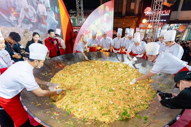 Hảo Hảo v&agrave; h&agrave;nh tr&igrave;nh &ldquo;vươn m&igrave;nh rực rỡ&rdquo; trong một năm đầy kh&oacute; khăn v&agrave; th&aacute;ch thức - Ảnh 4.