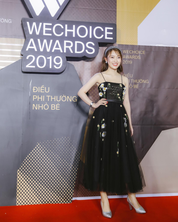 MC Khánh Vy - MC Trung Hậu lần đầu tiên dẫn dắt thảm đỏ Gala WeChoice Awards: Hé lộ thảm đỏ hot nhất đầu năm 2024! - Ảnh 4.