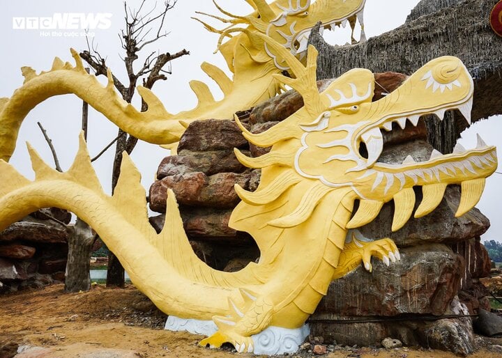 View - Thanh Hoá: Linh vật rồng vừa hoàn thiện gây tranh cãi vì "nhìn giống lươn"