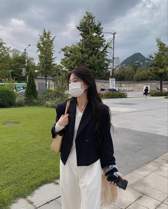 30 tuổi nhưng bị nợ lương, hết sạch tiền tiết kiệm v&igrave; rơi v&agrave;o lừa đảo: C&ocirc; g&aacute;i ph&acirc;n v&acirc;n c&oacute; n&ecirc;n về qu&ecirc; ăn Tết hay kh&ocirc;ng? - Ảnh 2.