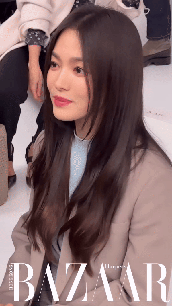 Clip 4 giây tóc gió thôi bay tôn lên visual toát ra mùi tiền của Song Hye Kyo ở show Fendi khiến MXH dậy sóng - Ảnh 9.