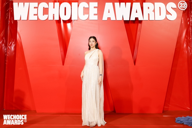 Đại chiến hoa hậu tại WeChoice Awards 2023: Lương Thuỳ Linh dịu kha, Vũ Thuý Quỳnh - Ngô Bảo Ngọc chặt đẹp thảm đỏ - Ảnh 1.