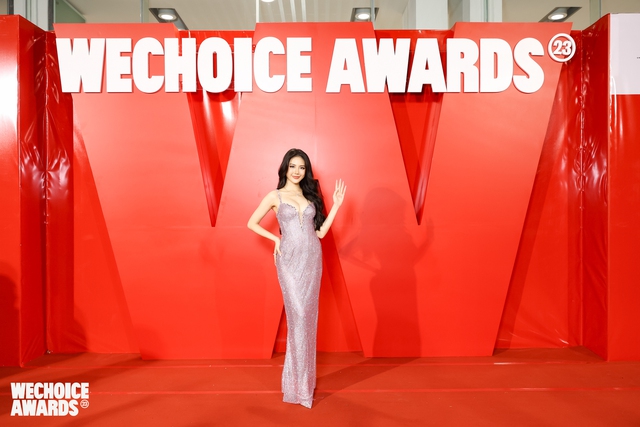 Đại chiến hoa hậu tại WeChoice Awards 2023: Lương Thuỳ Linh dịu kha, Vũ Thuý Quỳnh - Ngô Bảo Ngọc chặt đẹp thảm đỏ - Ảnh 13.